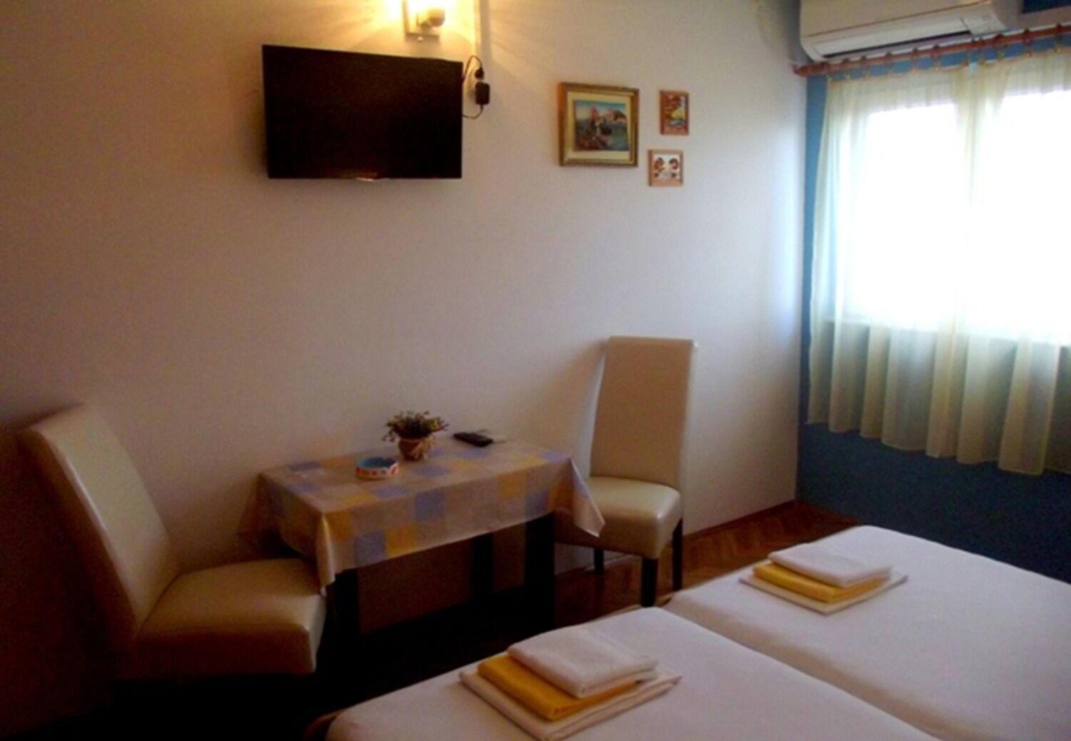Apartments And Rooms Ognjen - Family Apartments With Free Parking Betina  Luaran gambar