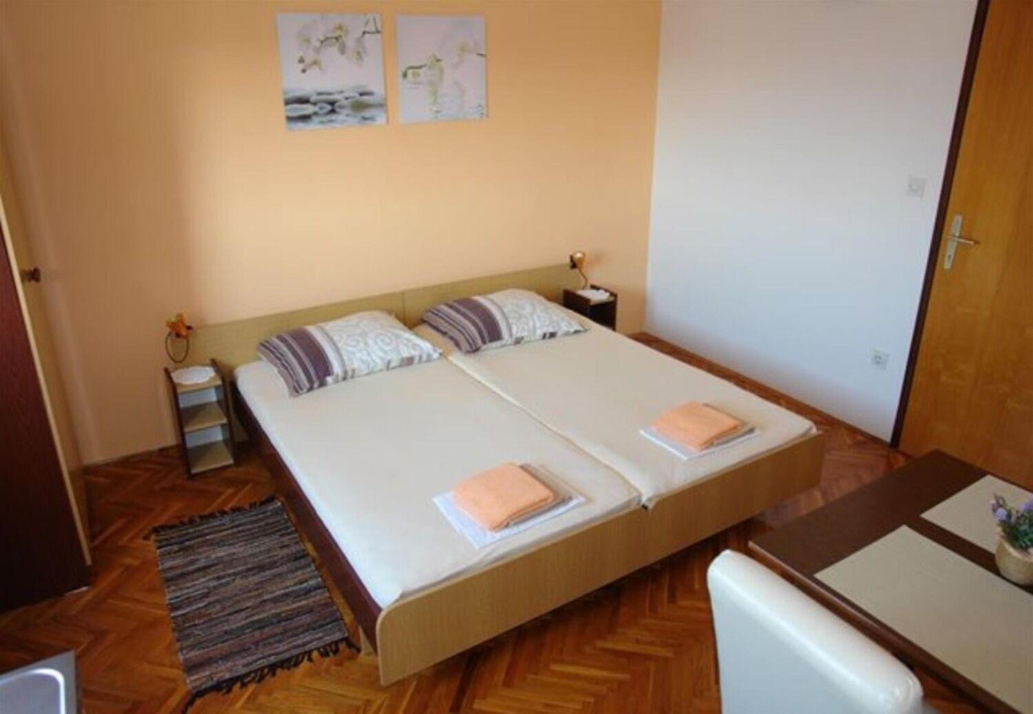 Apartments And Rooms Ognjen - Family Apartments With Free Parking Betina  Luaran gambar