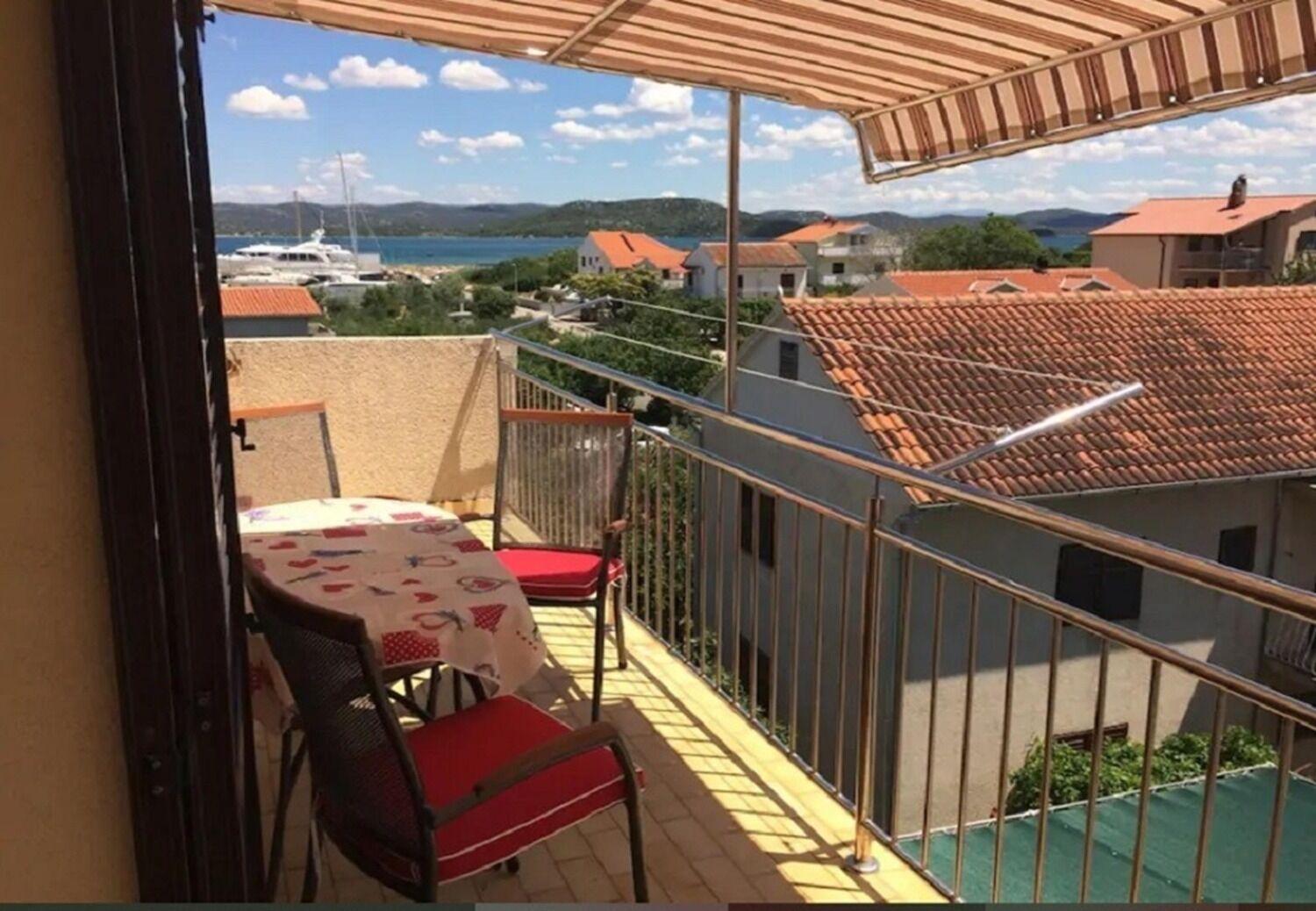 Apartments And Rooms Ognjen - Family Apartments With Free Parking Betina  Luaran gambar